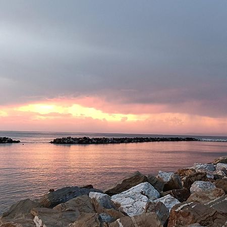 Casa Vacanze Marina Di Pisa Catola Buitenkant foto